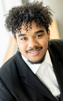 Curtis-Love-23 Head shot of Curtis Love